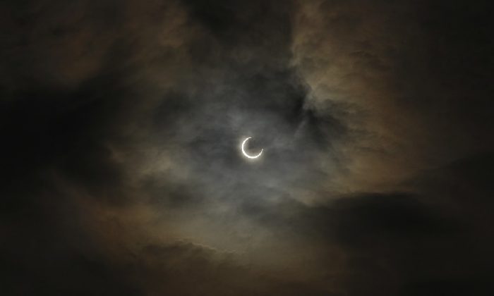 2 Temmuz Yengeç Burcunda Güneş Tutulması!