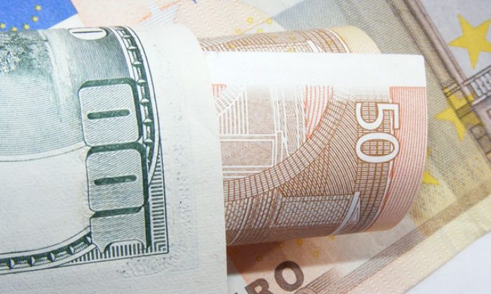 Dolar, Euro ve Sterlin’de yükseliş sürüyor. Uzman görüşleri…