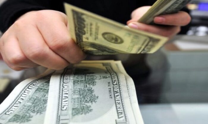 CNBC: Türkiye’nin borçlarını ödemesi giderek zorlaşıyor